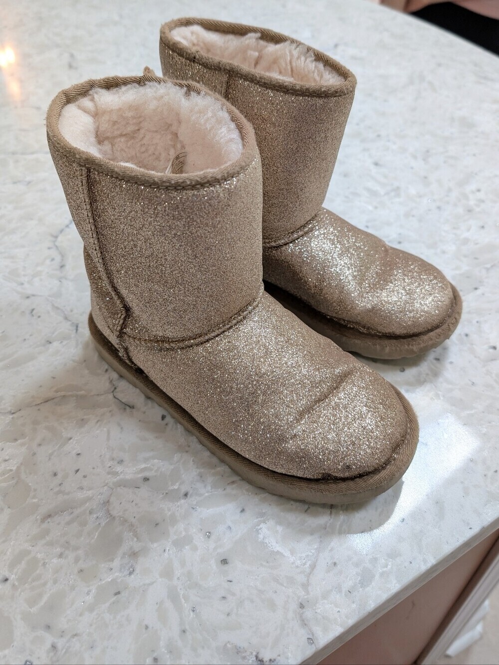 UGG Kids Classic Short II Gold Glitter Boot Girls Size 3